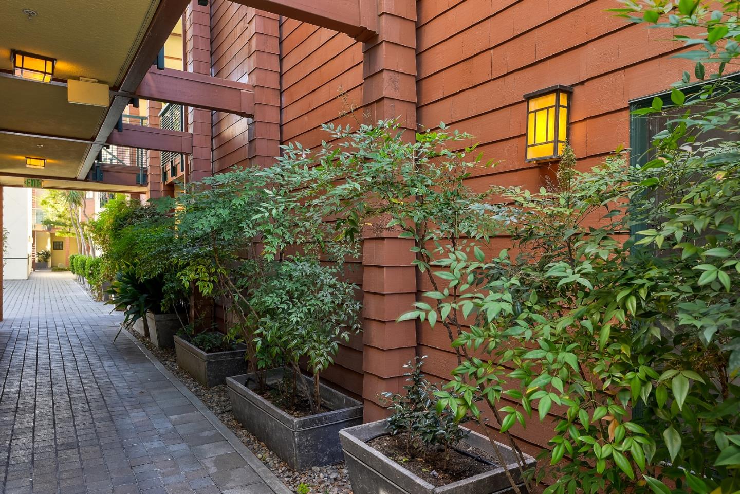 Detail Gallery Image 4 of 27 For 435 Sheridan Ave #212,  Palo Alto,  CA 94306 - 3 Beds | 2 Baths