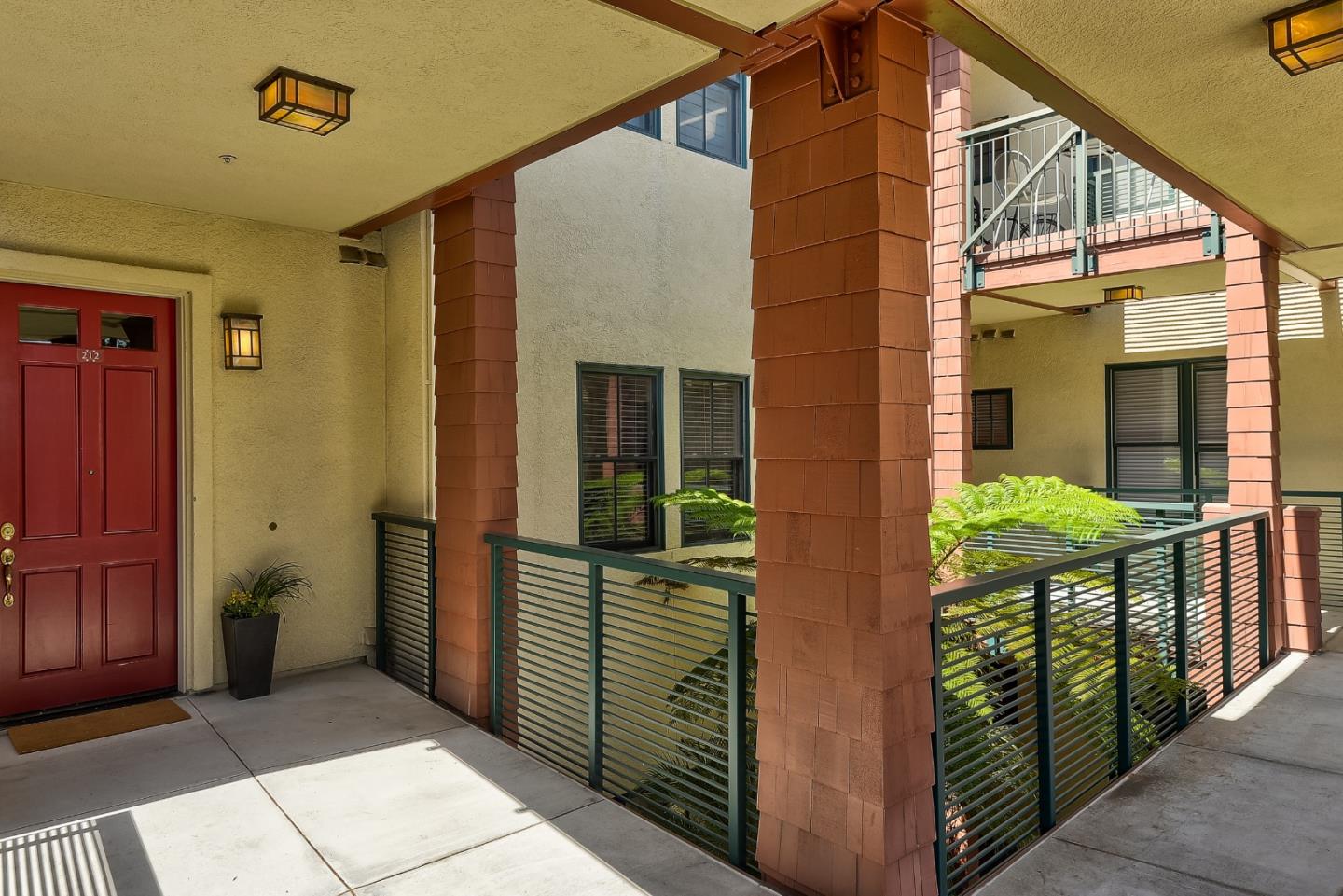 Detail Gallery Image 7 of 27 For 435 Sheridan Ave #212,  Palo Alto,  CA 94306 - 3 Beds | 2 Baths