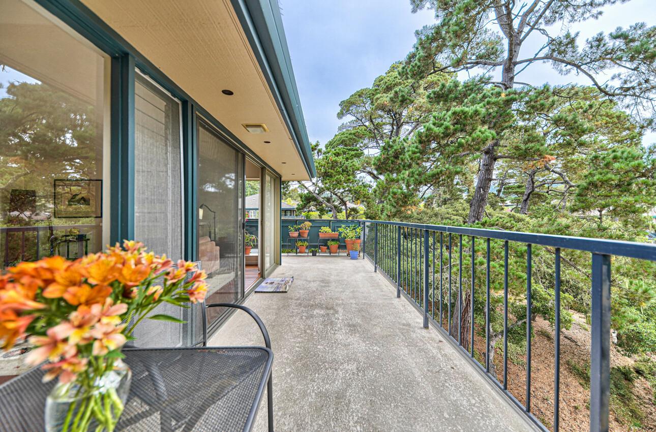 Detail Gallery Image 12 of 41 For 57 Del Mesa, Carmel,  CA 93923 - 2 Beds | 2 Baths