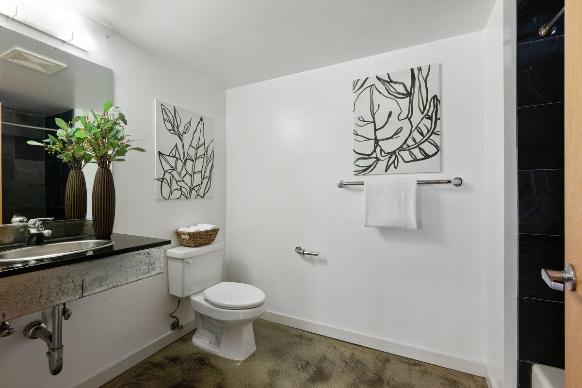 Detail Gallery Image 34 of 66 For 2875 Glascock #203,  Oakland,  CA 94601 - 2 Beds | 2 Baths