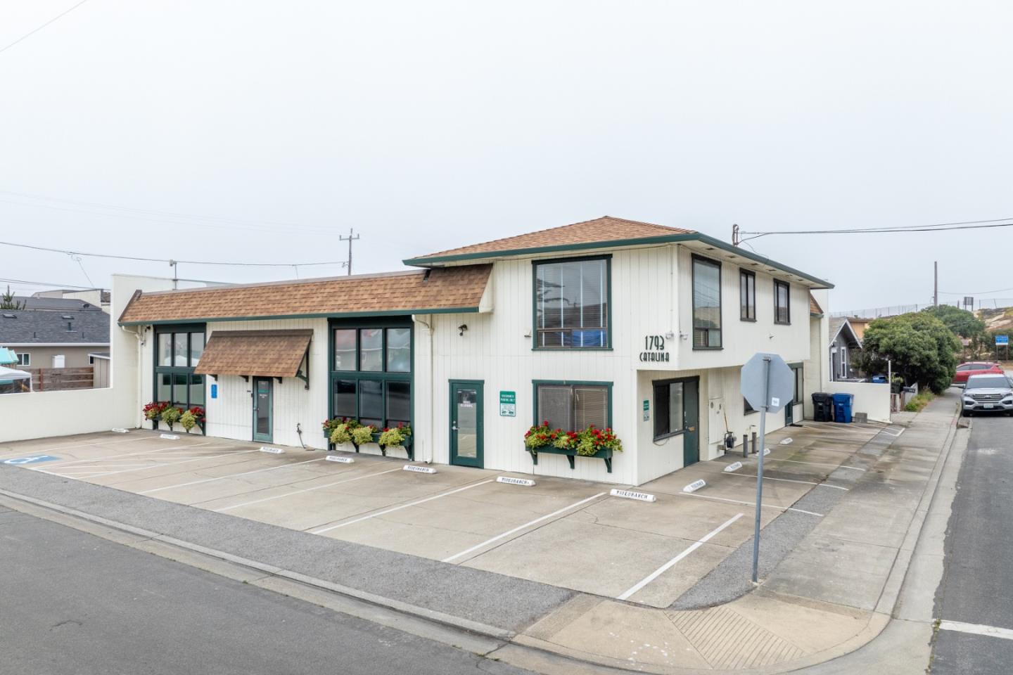 Detail Gallery Image 12 of 14 For 1793 Catalina St, Seaside,  CA 93955 - 2 Beds | 1/2 Baths