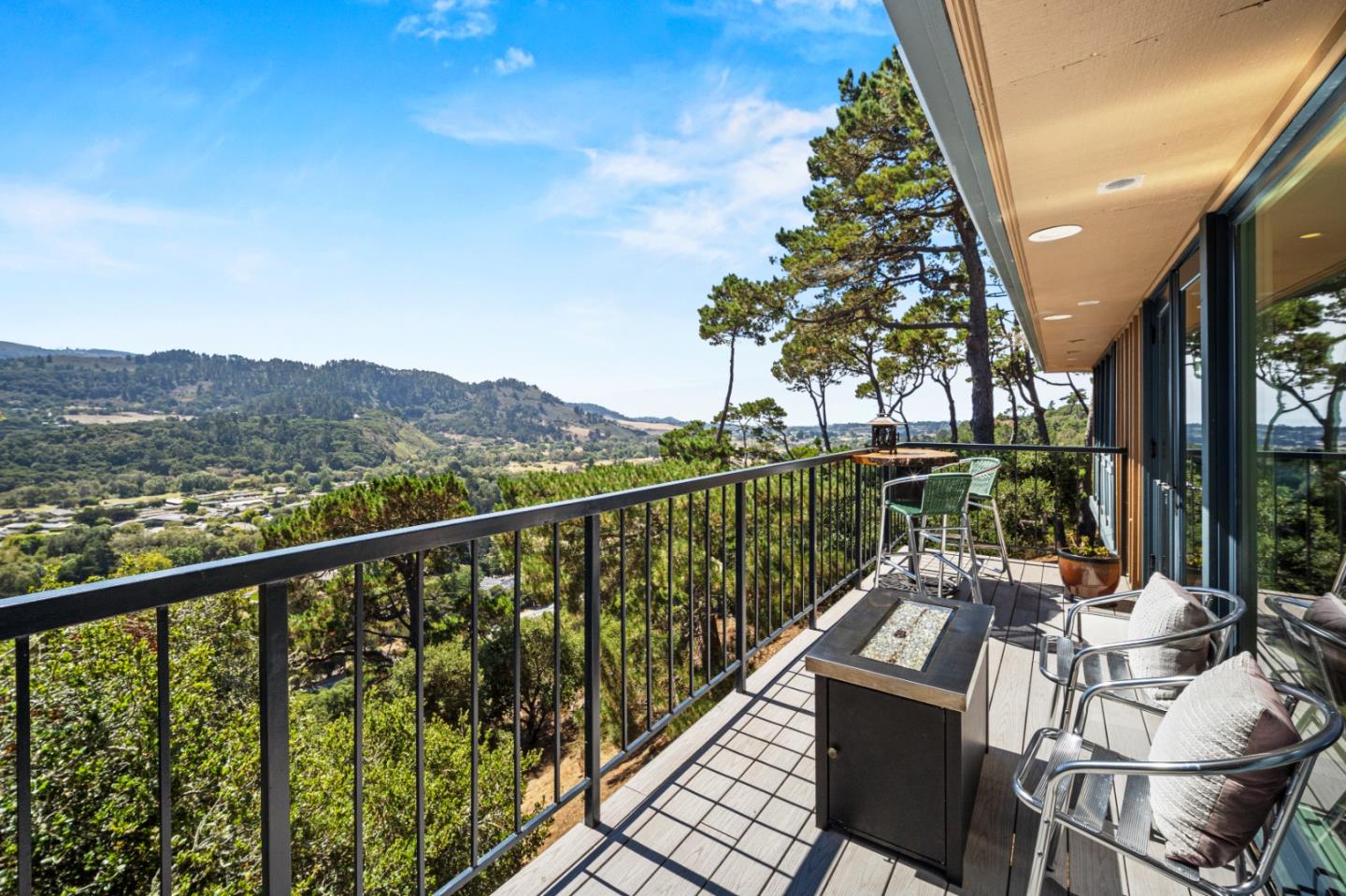 Detail Gallery Image 6 of 26 For 36 Del Mesa Carmel, Carmel,  CA 93923 - 2 Beds | 2 Baths