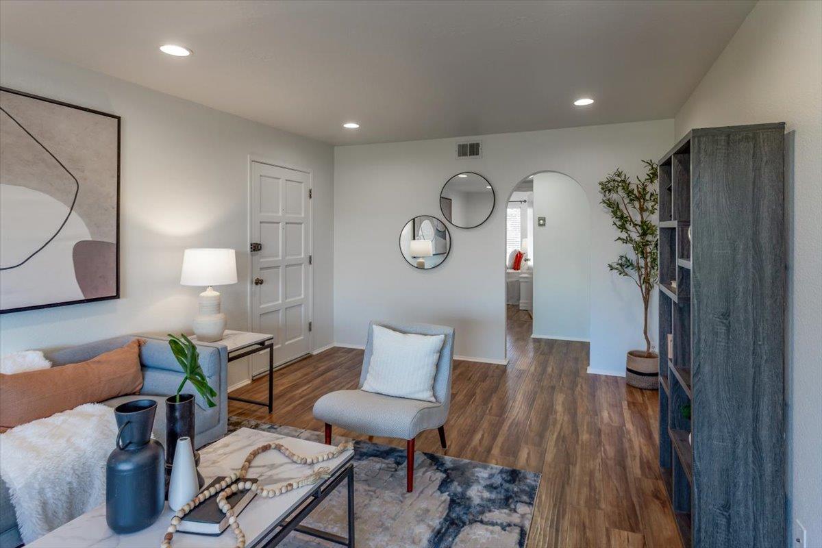 Detail Gallery Image 5 of 24 For 2739 Mauricia Ave #B,  Santa Clara,  CA 95051 - 2 Beds | 2 Baths