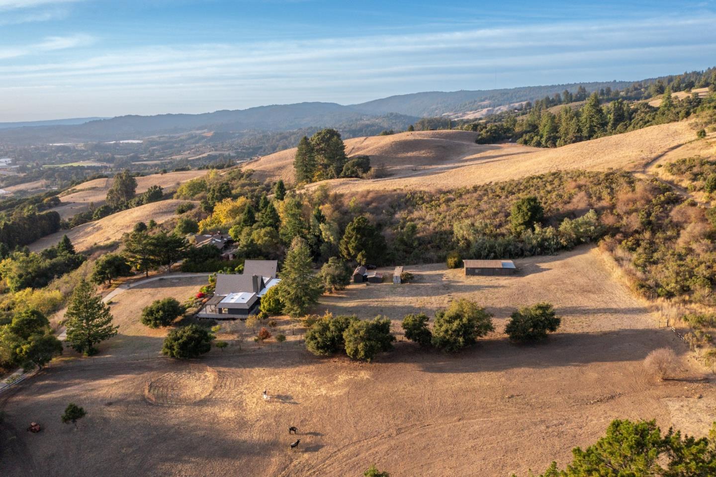 Detail Gallery Image 24 of 88 For 911 Fallowfield Ln, Watsonville,  CA 95076 - 5 Beds | 4/1 Baths