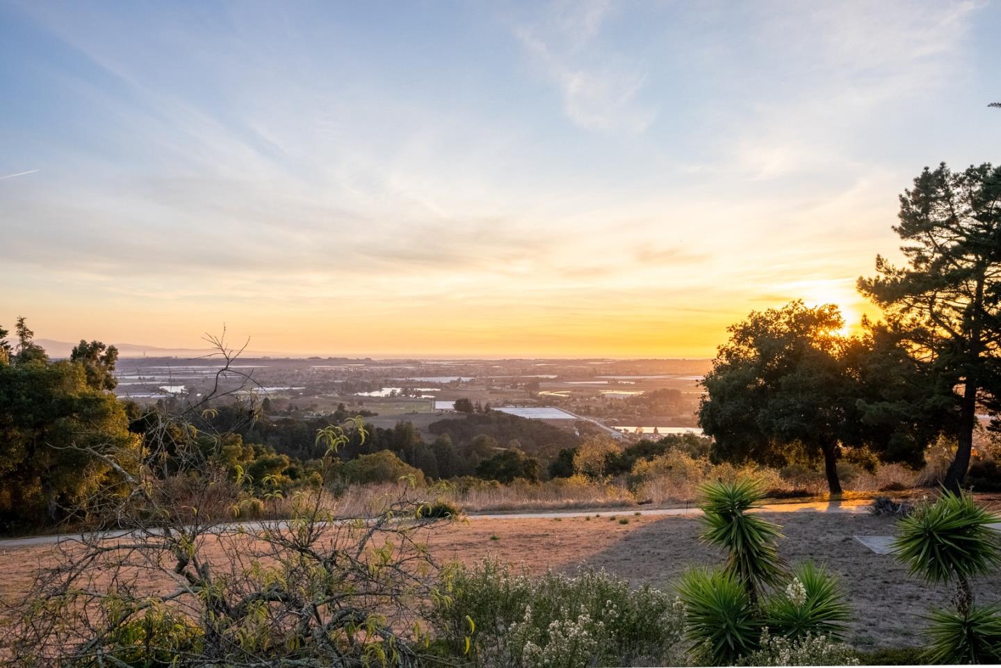 Detail Gallery Image 70 of 88 For 911 Fallowfield Ln, Watsonville,  CA 95076 - 5 Beds | 4/1 Baths