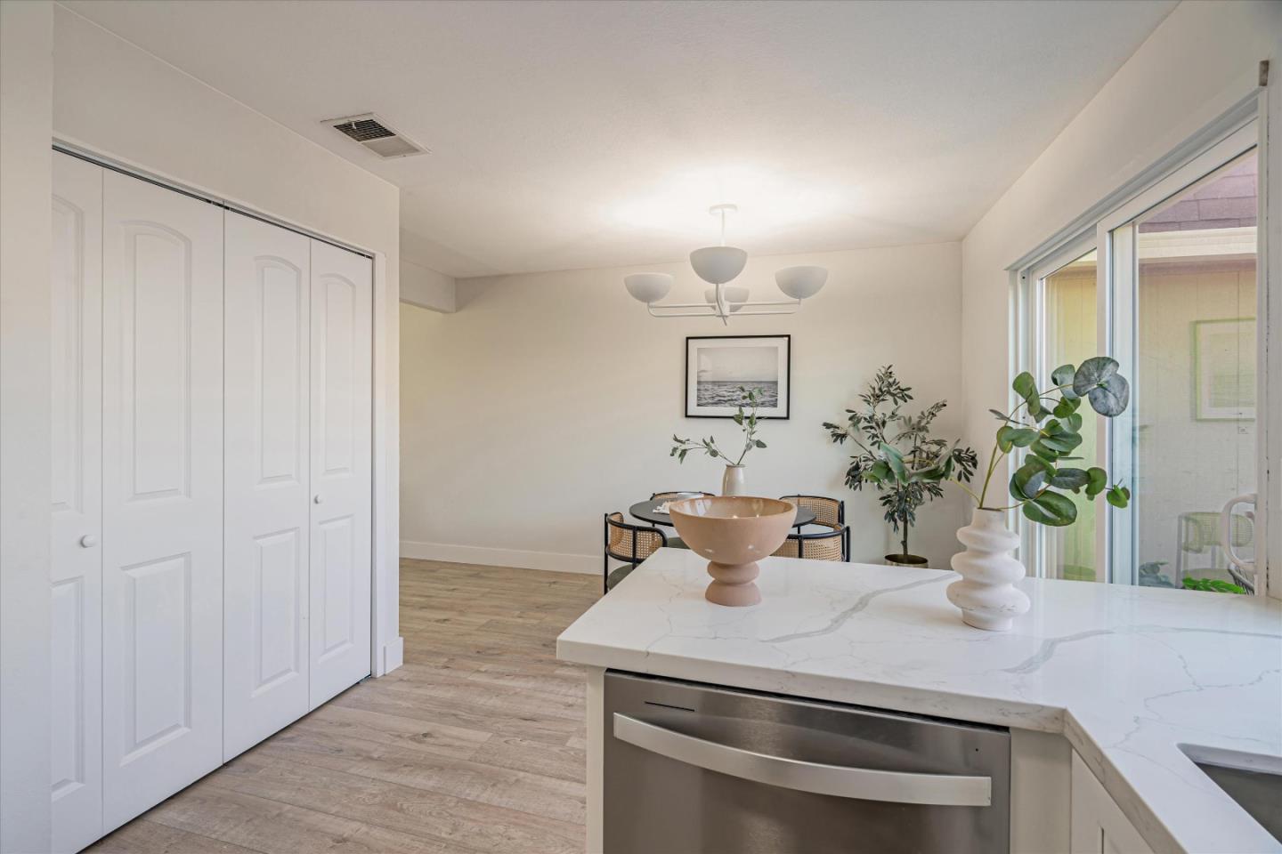 Detail Gallery Image 10 of 37 For 1514 Tosca Ct, San Jose,  CA 95121 - 2 Beds | 1/1 Baths