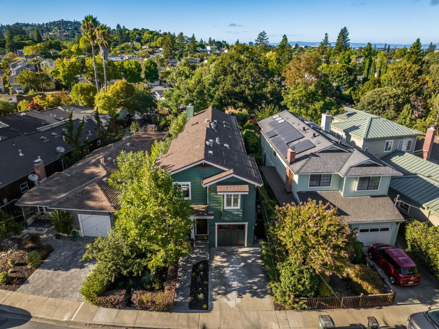 Detail Gallery Image 40 of 43 For 2148 Greenwood Ave, San Carlos,  CA 94070 - 4 Beds | 3 Baths