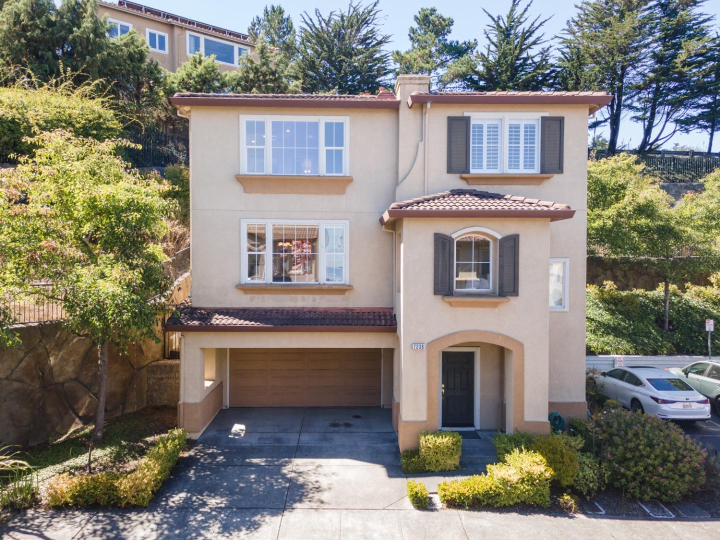 Detail Gallery Image 1 of 31 For 7238 Shannon Park Ct, South San Francisco,  CA 94080 - 4 Beds | 3/1 Baths