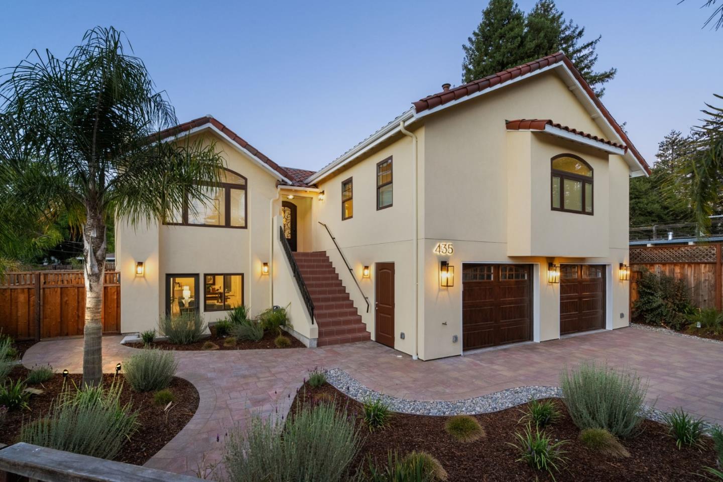 Detail Gallery Image 1 of 75 For 435 E Oakwood Blvd, Redwood City,  CA 94061 - 6 Beds | 5/1 Baths