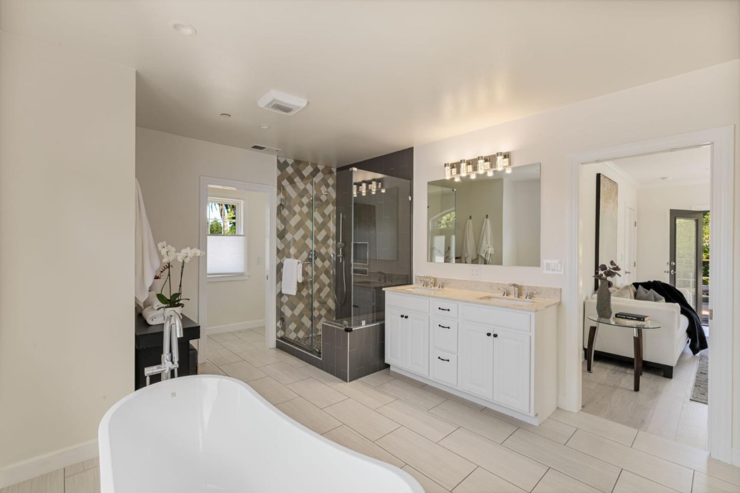 Detail Gallery Image 29 of 75 For 435 E Oakwood Blvd, Redwood City,  CA 94061 - 6 Beds | 5/1 Baths