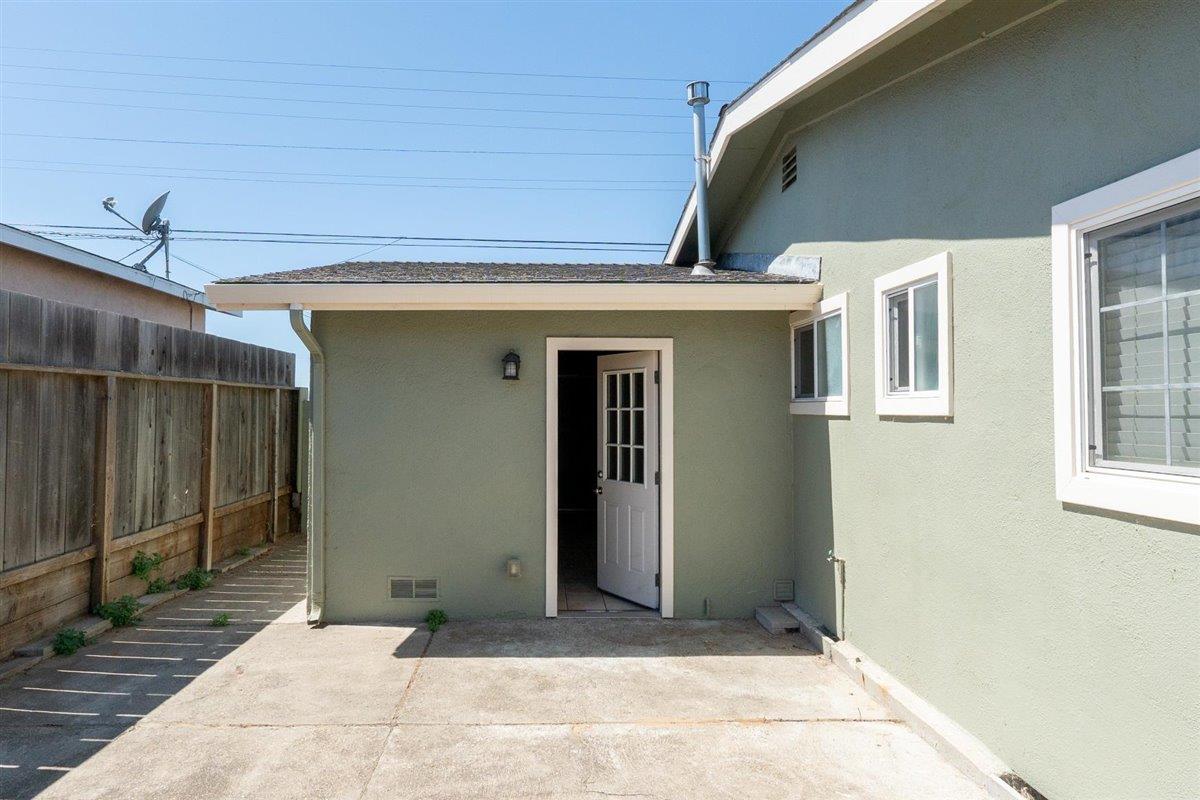 Detail Gallery Image 14 of 19 For 1342 Vallejo St, Seaside,  CA 93955 - 3 Beds | 1/1 Baths