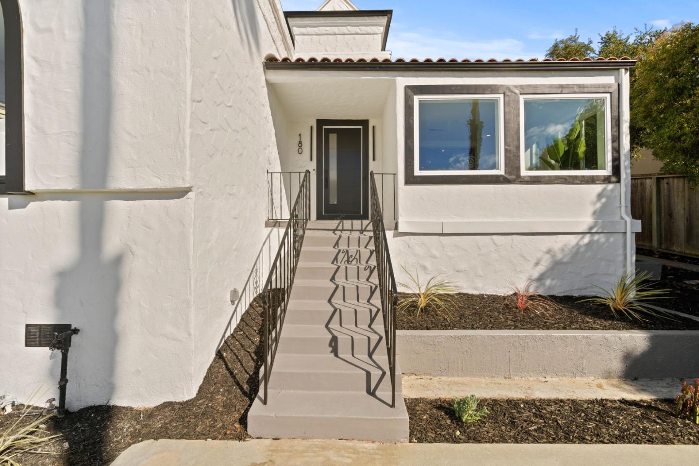 Detail Gallery Image 5 of 60 For 180 Shelford Ave, San Carlos,  CA 94070 - 3 Beds | 2 Baths