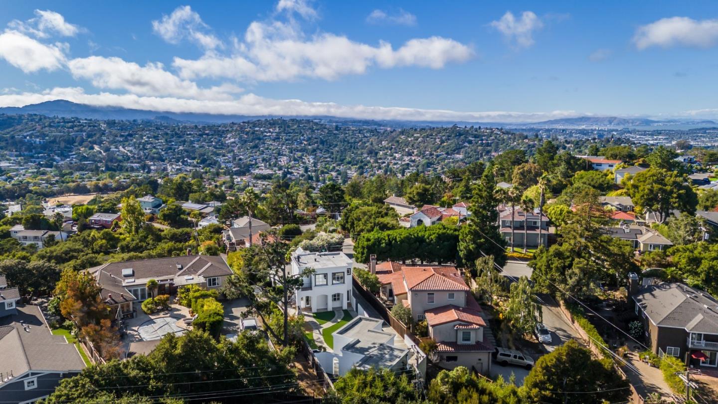 Detail Gallery Image 54 of 60 For 180 Shelford Ave, San Carlos,  CA 94070 - 3 Beds | 2 Baths