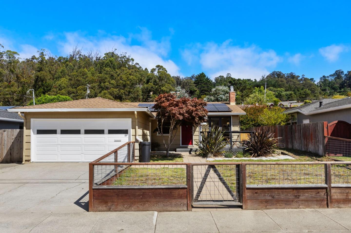 Detail Gallery Image 1 of 81 For 1455 Serra Dr, Pacifica,  CA 94044 - 3 Beds | 1 Baths