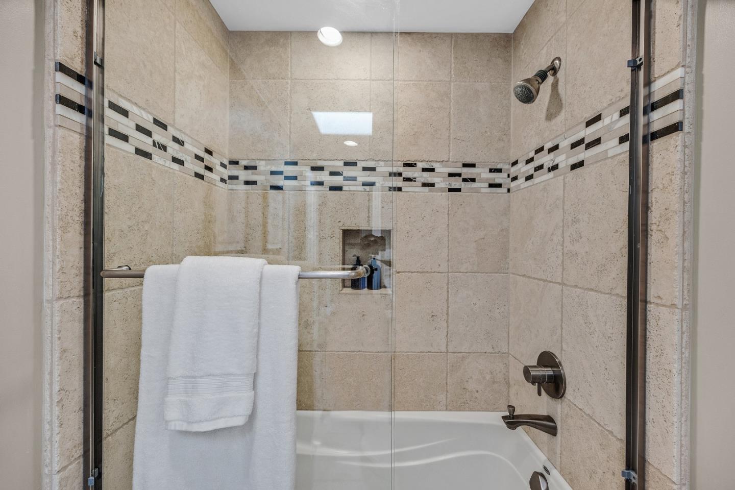 Detail Gallery Image 10 of 48 For 125 El Pinar, Los Gatos,  CA 95032 - 3 Beds | 2/1 Baths