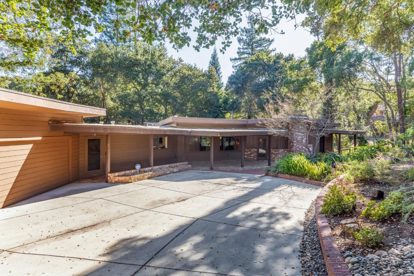 Detail Gallery Image 2 of 23 For 15050 Oriole Rd, Saratoga,  CA 95070 - 5 Beds | 4/1 Baths