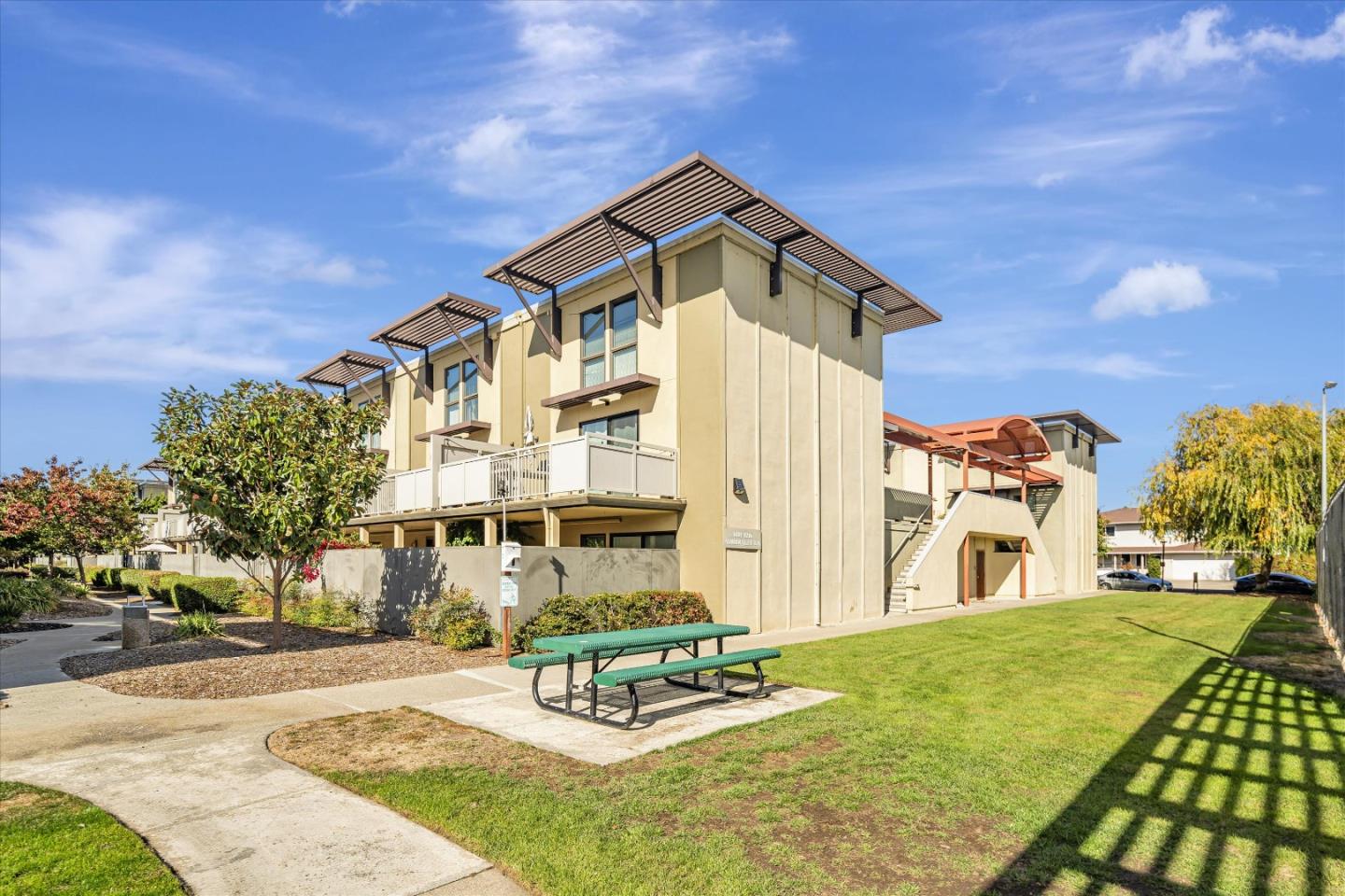 Detail Gallery Image 22 of 30 For 8202 Admiralty Ln, Foster City,  CA 94404 - 2 Beds | 1/1 Baths