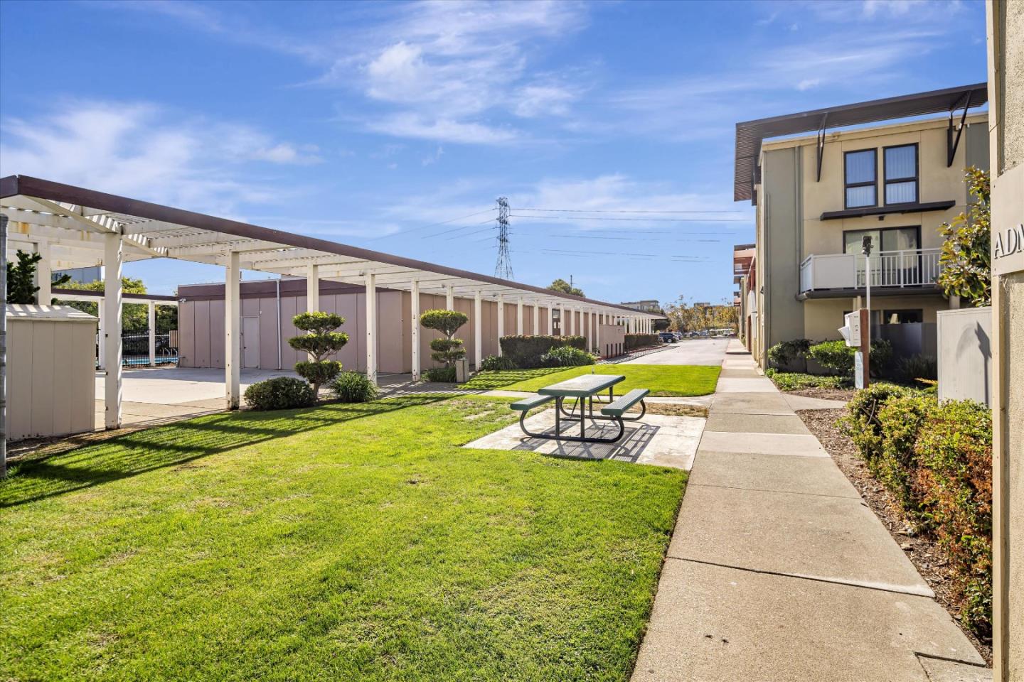 Detail Gallery Image 23 of 30 For 8202 Admiralty Ln, Foster City,  CA 94404 - 2 Beds | 1/1 Baths