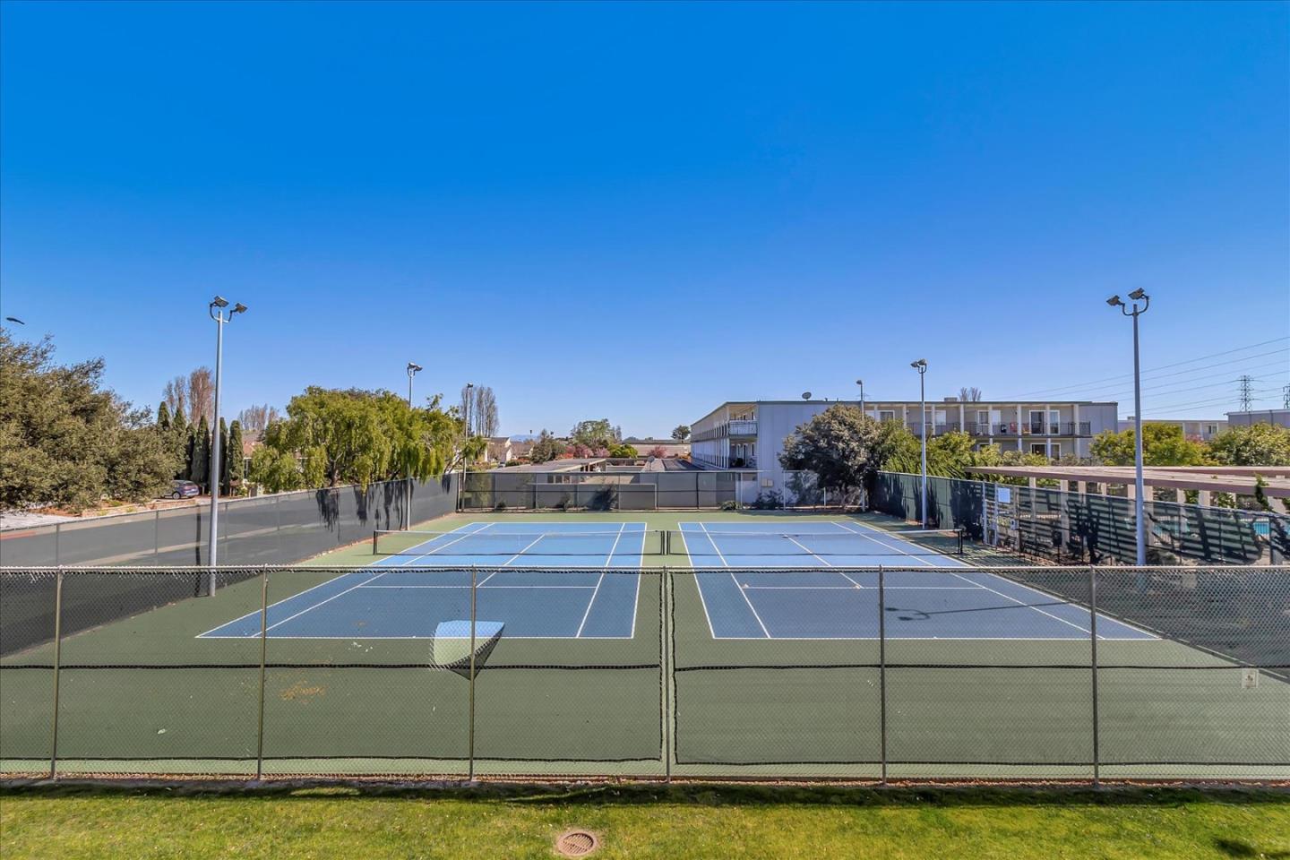 Detail Gallery Image 26 of 30 For 8202 Admiralty Ln, Foster City,  CA 94404 - 2 Beds | 1/1 Baths