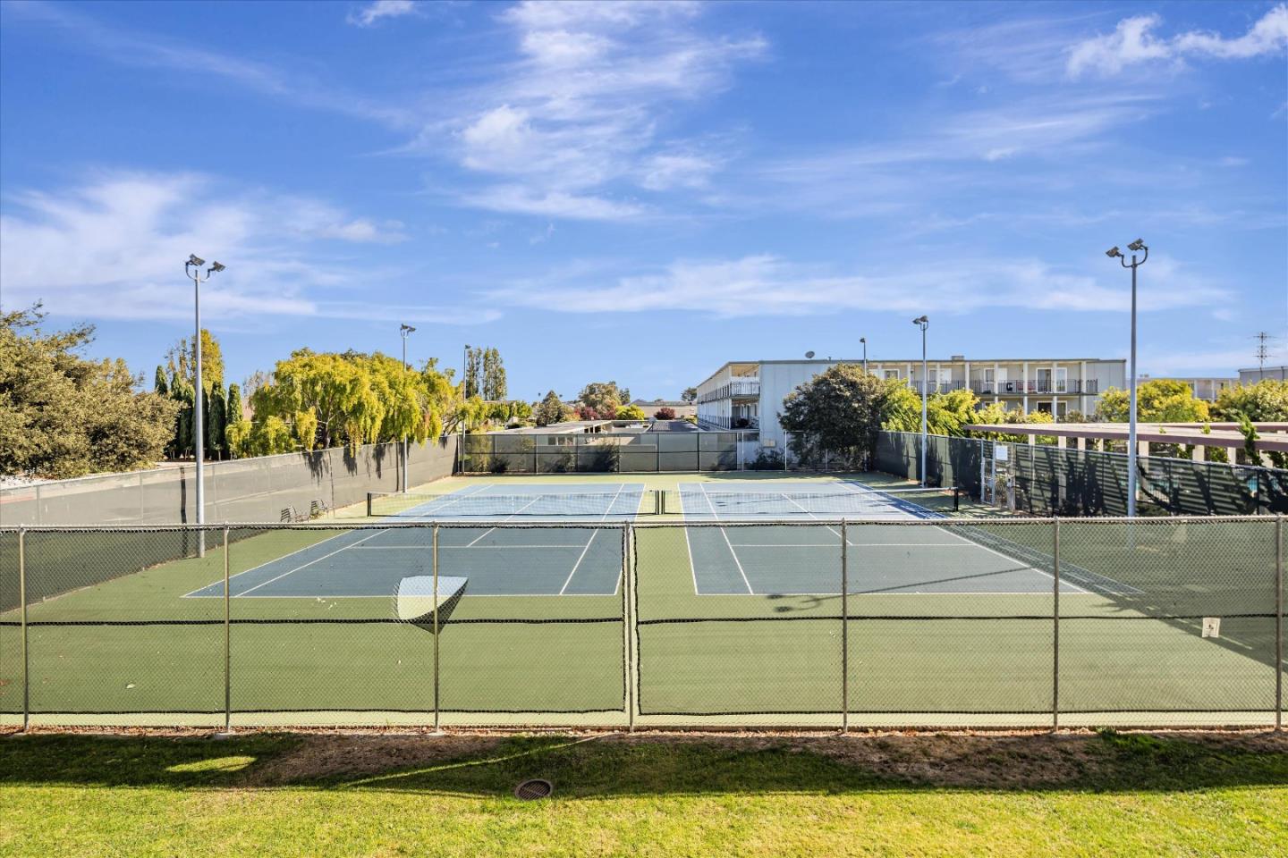 Detail Gallery Image 27 of 30 For 8202 Admiralty Ln, Foster City,  CA 94404 - 2 Beds | 1/1 Baths