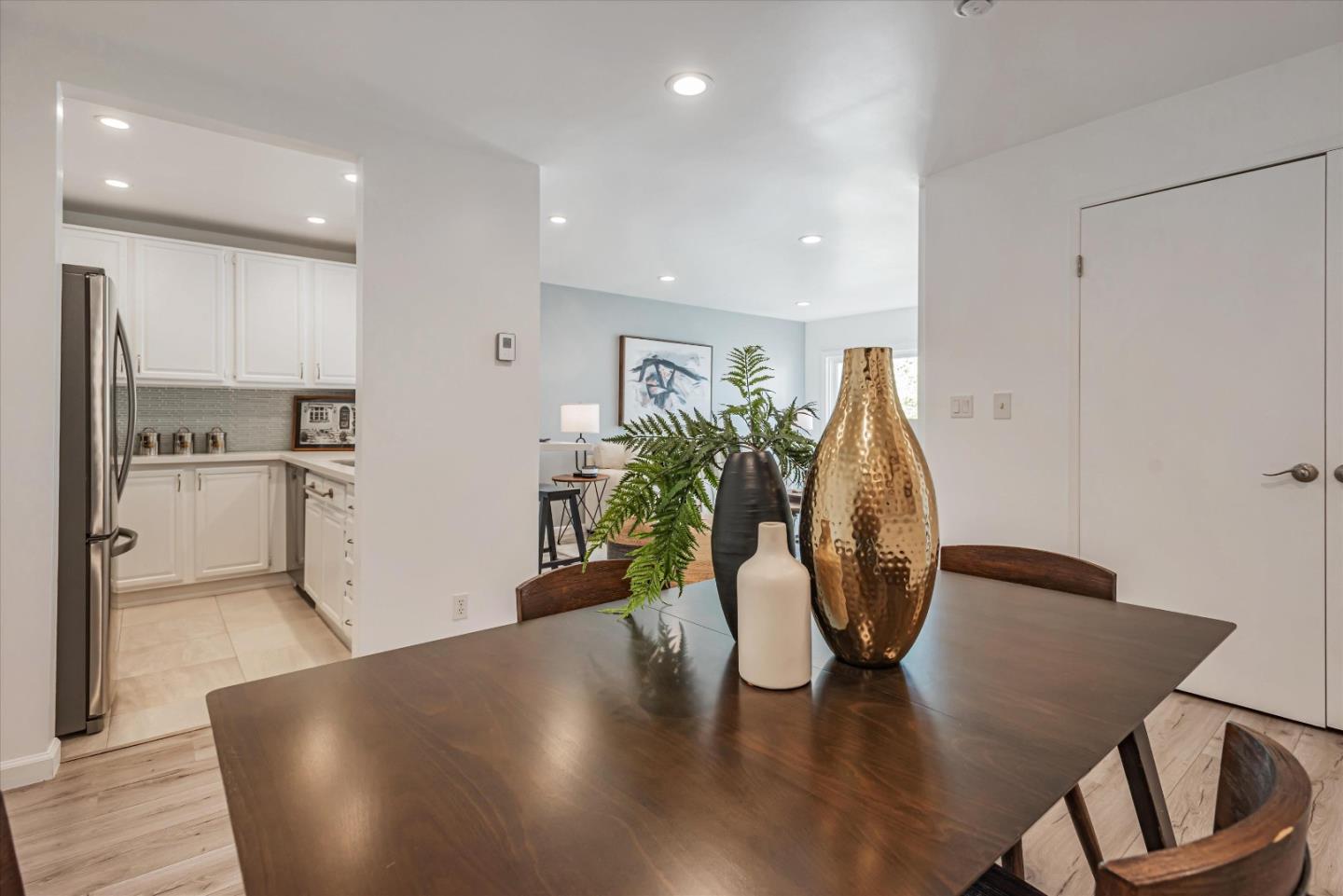 Detail Gallery Image 11 of 42 For 316 N El Camino Real #308,  San Mateo,  CA 94401 - 2 Beds | 2 Baths