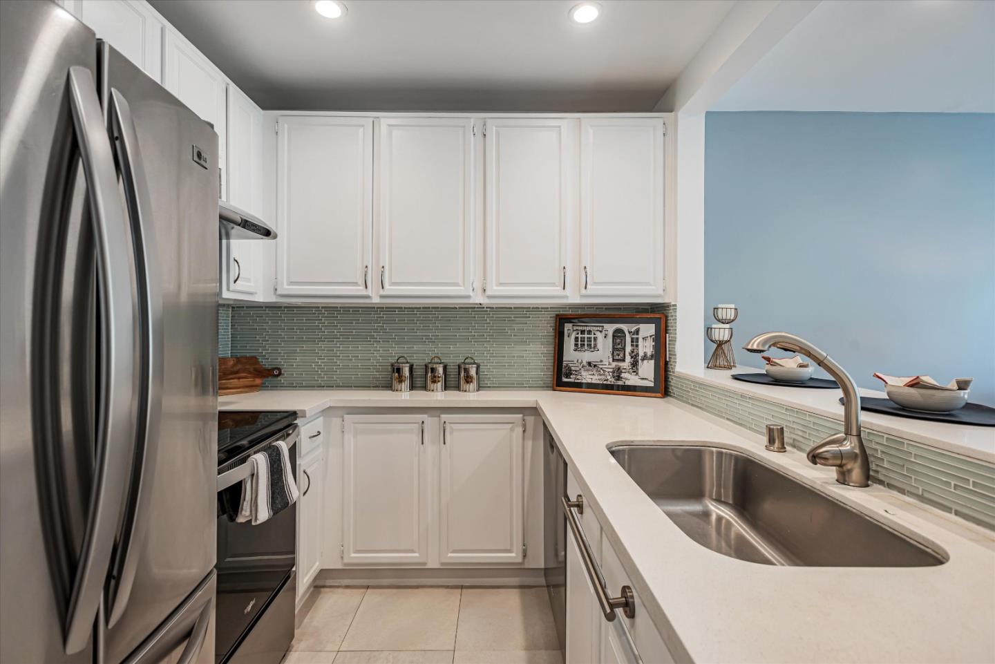 Detail Gallery Image 5 of 42 For 316 N El Camino Real #308,  San Mateo,  CA 94401 - 2 Beds | 2 Baths