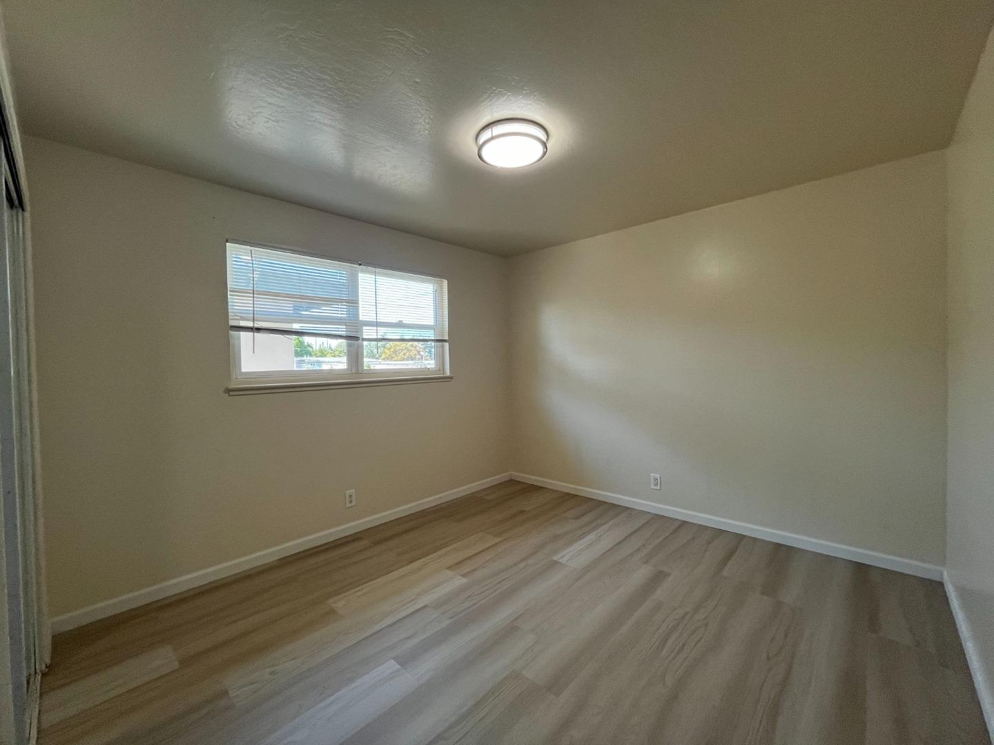 Detail Gallery Image 5 of 9 For 2345 Sutter Avenue #4,  Santa Clara,  CA 95050 - 1 Beds | 1 Baths