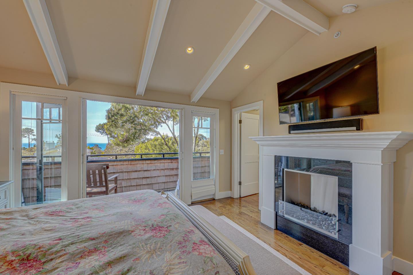 Detail Gallery Image 18 of 34 For 2 Nw 5th & Lincoln, Carmel,  CA 93921 - 3 Beds | 2 Baths