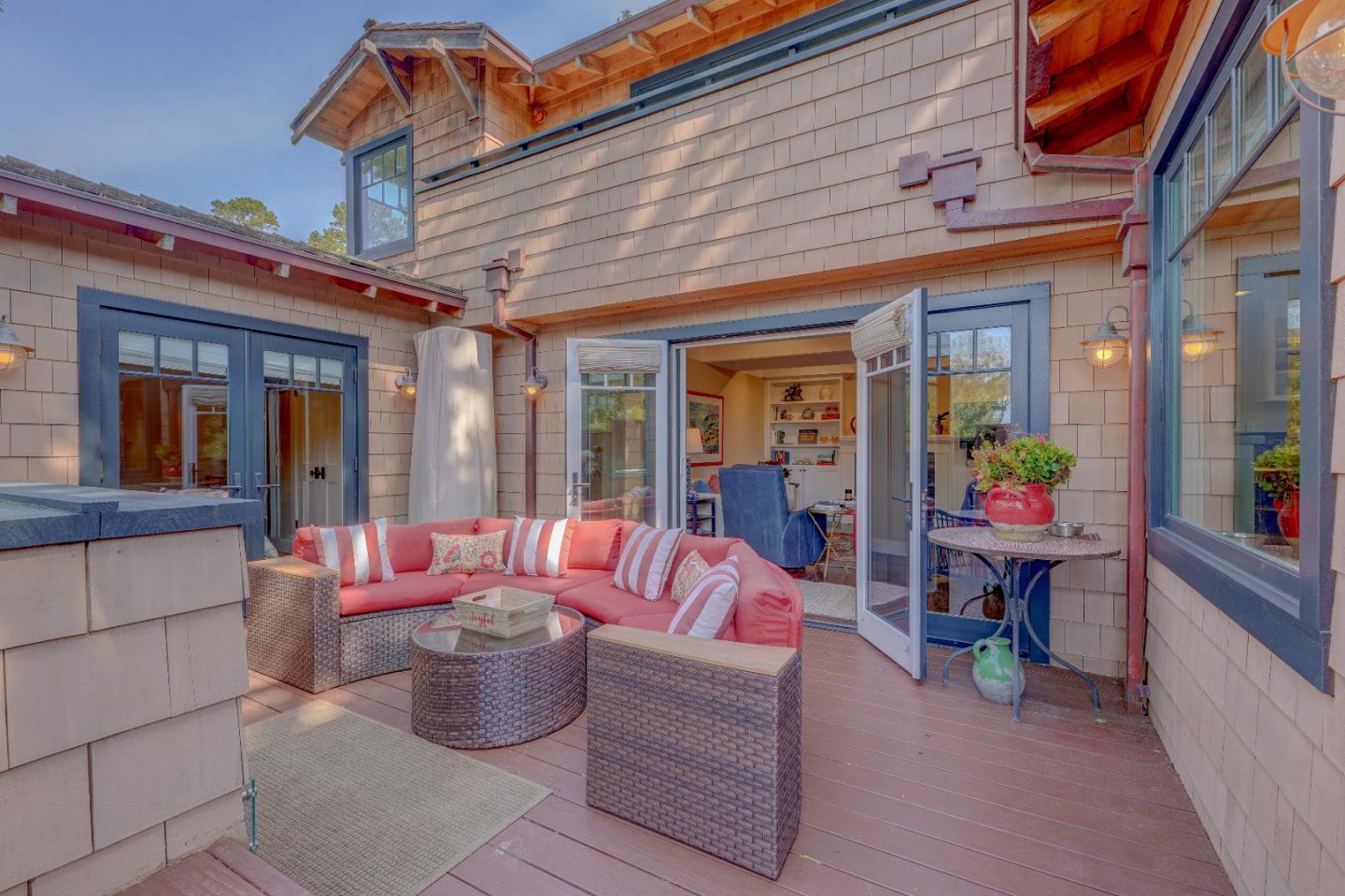 Detail Gallery Image 9 of 34 For 2 Nw 5th & Lincoln, Carmel,  CA 93921 - 3 Beds | 2 Baths