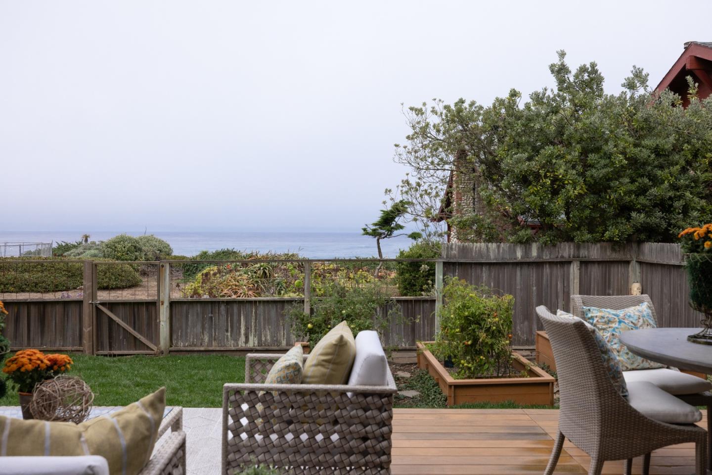 Detail Gallery Image 10 of 11 For 355 Nevada Ave, Moss Beach,  CA 94038 - 3 Beds | 2 Baths