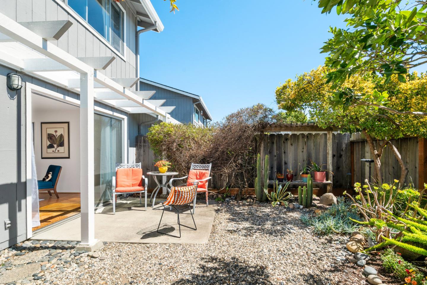 Detail Gallery Image 16 of 27 For 3870 Bramble Ln #D,  Santa Cruz,  CA 95062 - 2 Beds | 1 Baths