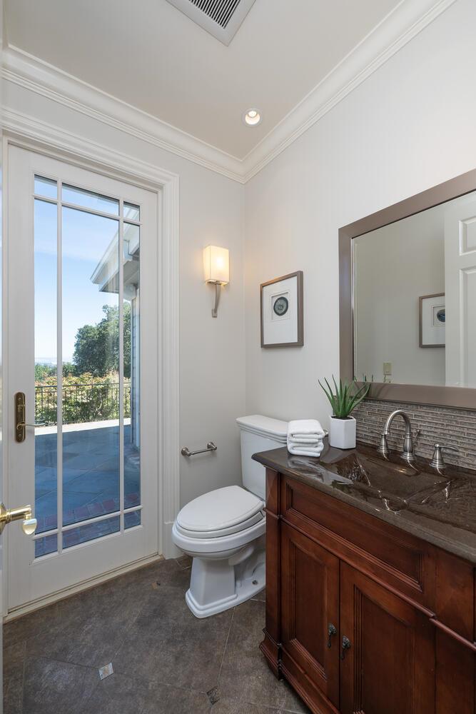 Detail Gallery Image 29 of 97 For 25 Longview Ct, Hillsborough,  CA 94010 - 5 Beds | 4/1 Baths