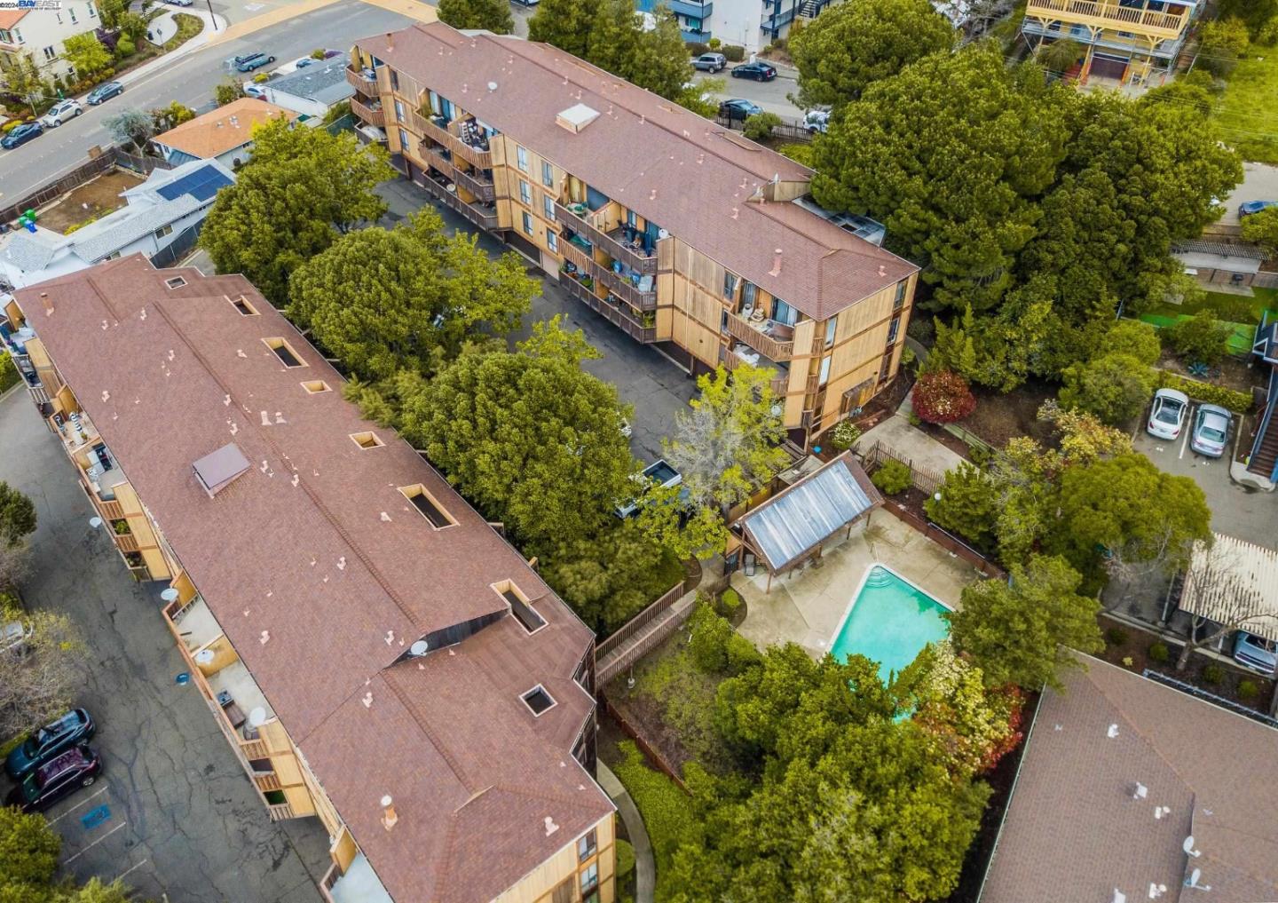 Detail Gallery Image 2 of 10 For 16451 Saratoga St 306w,  San Leandro,  CA 94578 - 2 Beds | 1/1 Baths