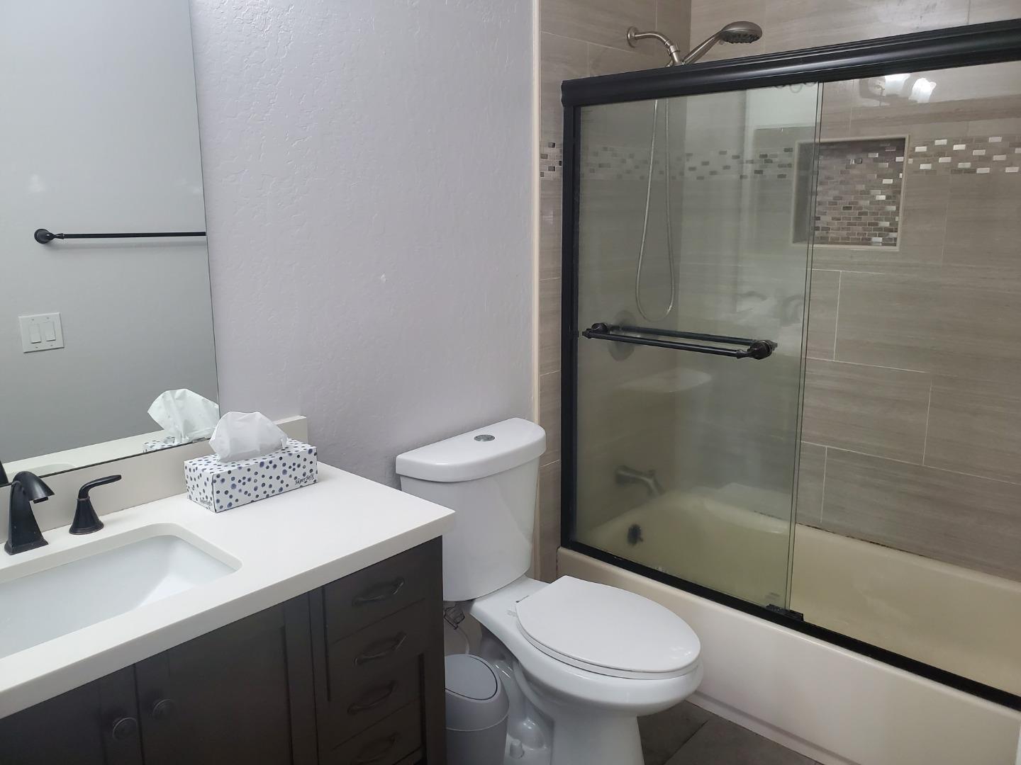 Detail Gallery Image 3 of 10 For 16451 Saratoga St 306w,  San Leandro,  CA 94578 - 2 Beds | 1/1 Baths