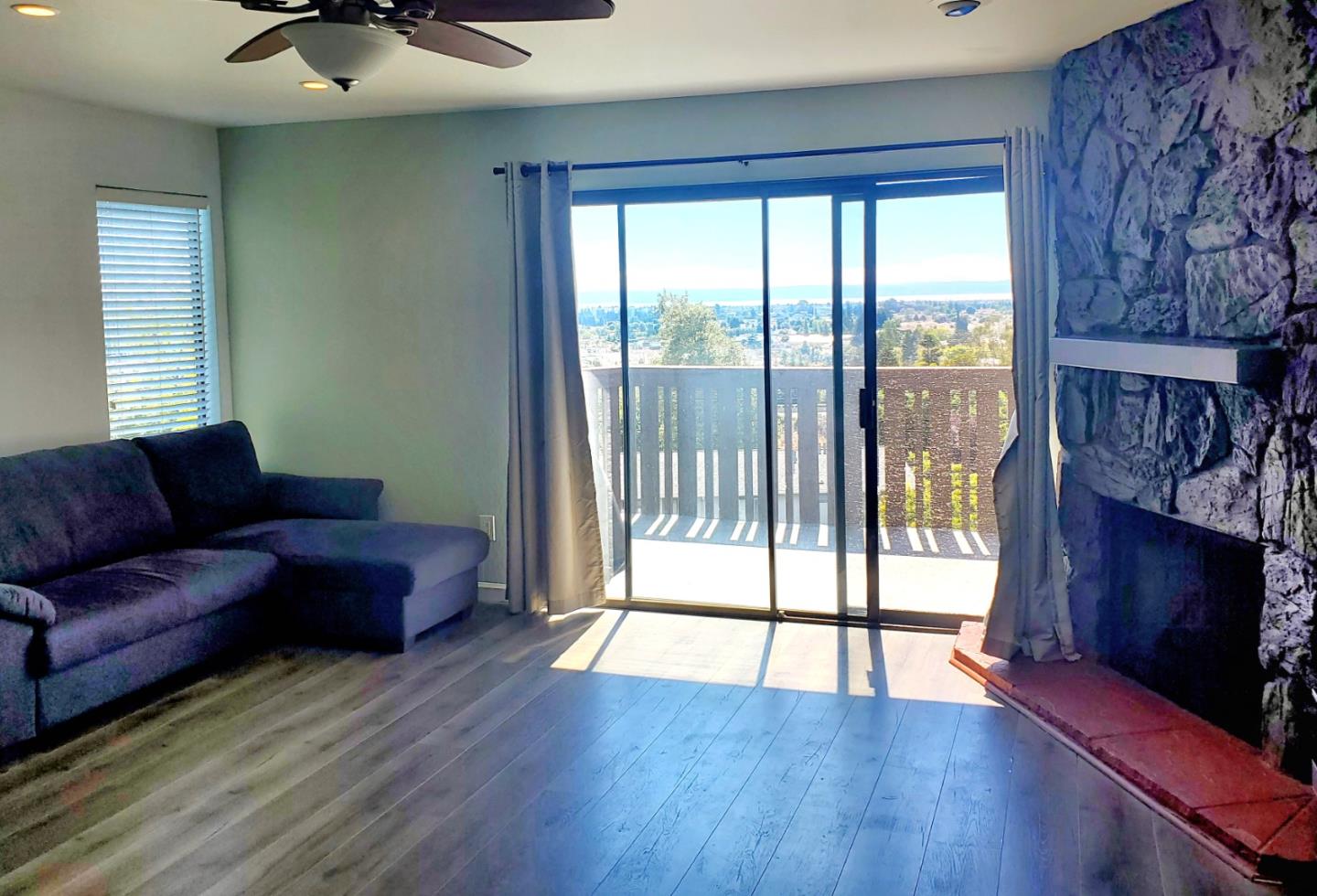 Detail Gallery Image 5 of 10 For 16451 Saratoga St 306w,  San Leandro,  CA 94578 - 2 Beds | 1/1 Baths