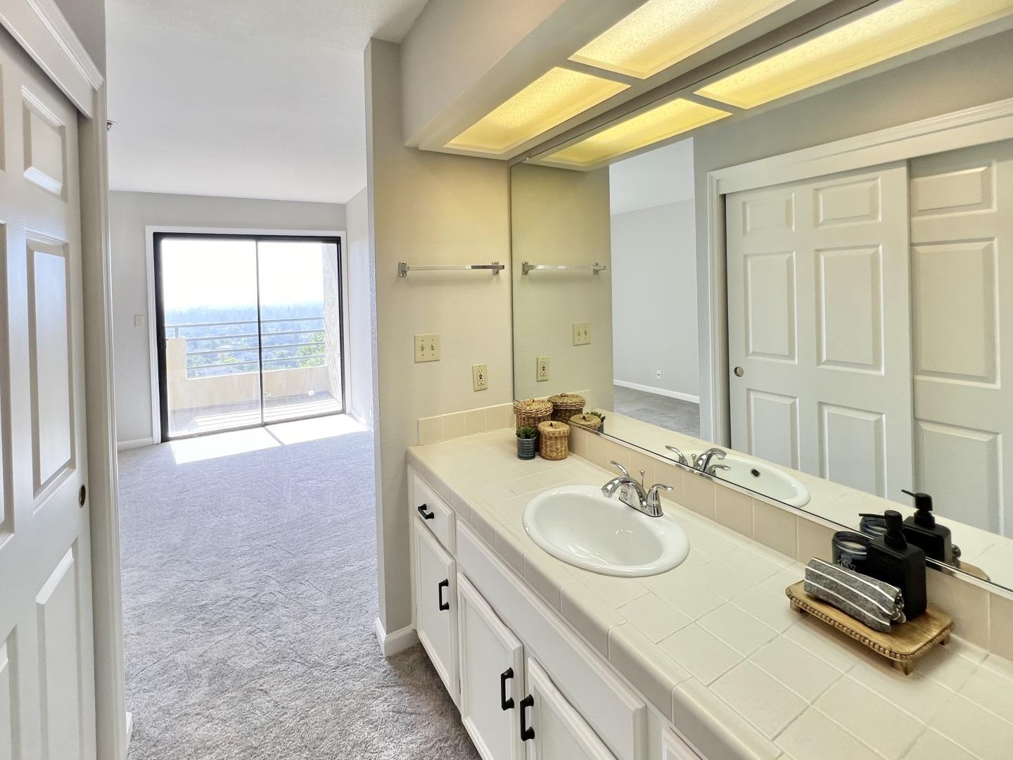 Detail Gallery Image 42 of 48 For 438 Portofino Dr #102,  San Carlos,  CA 94070 - 2 Beds | 2 Baths