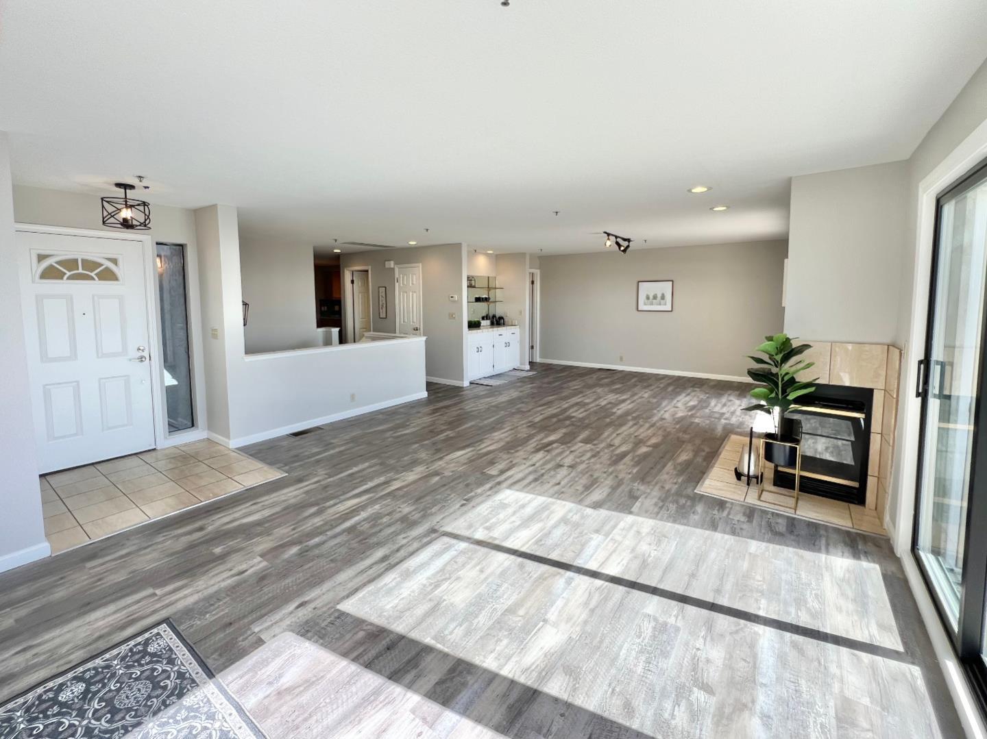 Detail Gallery Image 5 of 48 For 438 Portofino Dr #102,  San Carlos,  CA 94070 - 2 Beds | 2 Baths