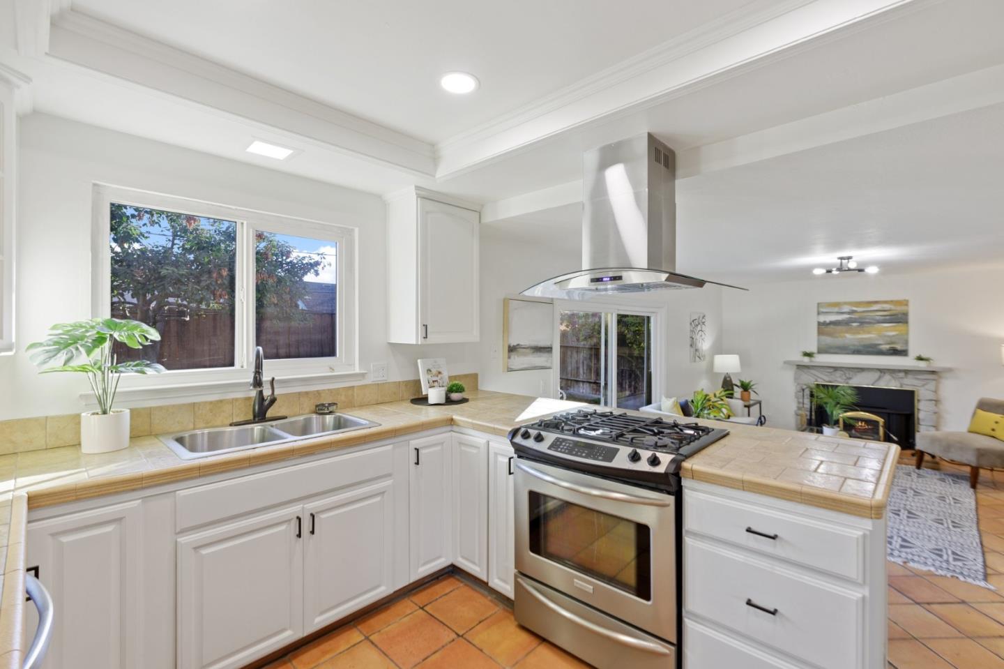 Detail Gallery Image 9 of 29 For 220 Beegum Way, San Jose,  CA 95123 - 3 Beds | 2/1 Baths