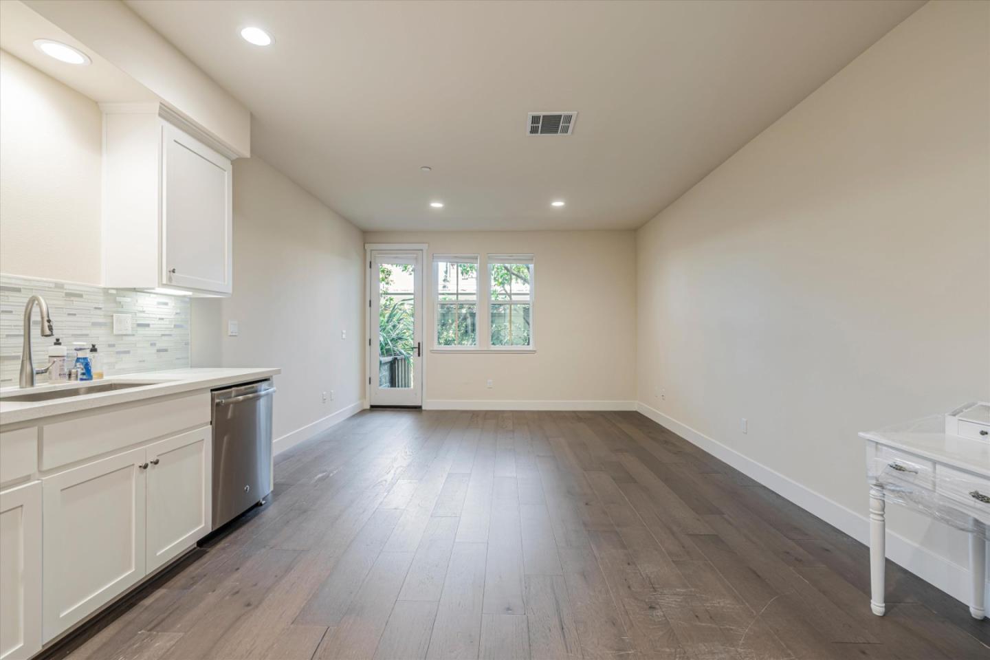 Detail Gallery Image 10 of 37 For 166 Tilton Ave, San Mateo,  CA 94401 - 2 Beds | 2 Baths