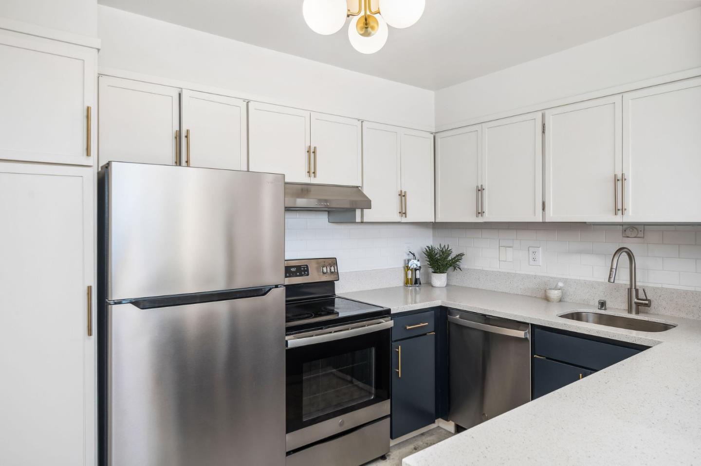 Detail Gallery Image 21 of 42 For 320 Lee St #206,  Oakland,  CA 94610 - 1 Beds | 1 Baths