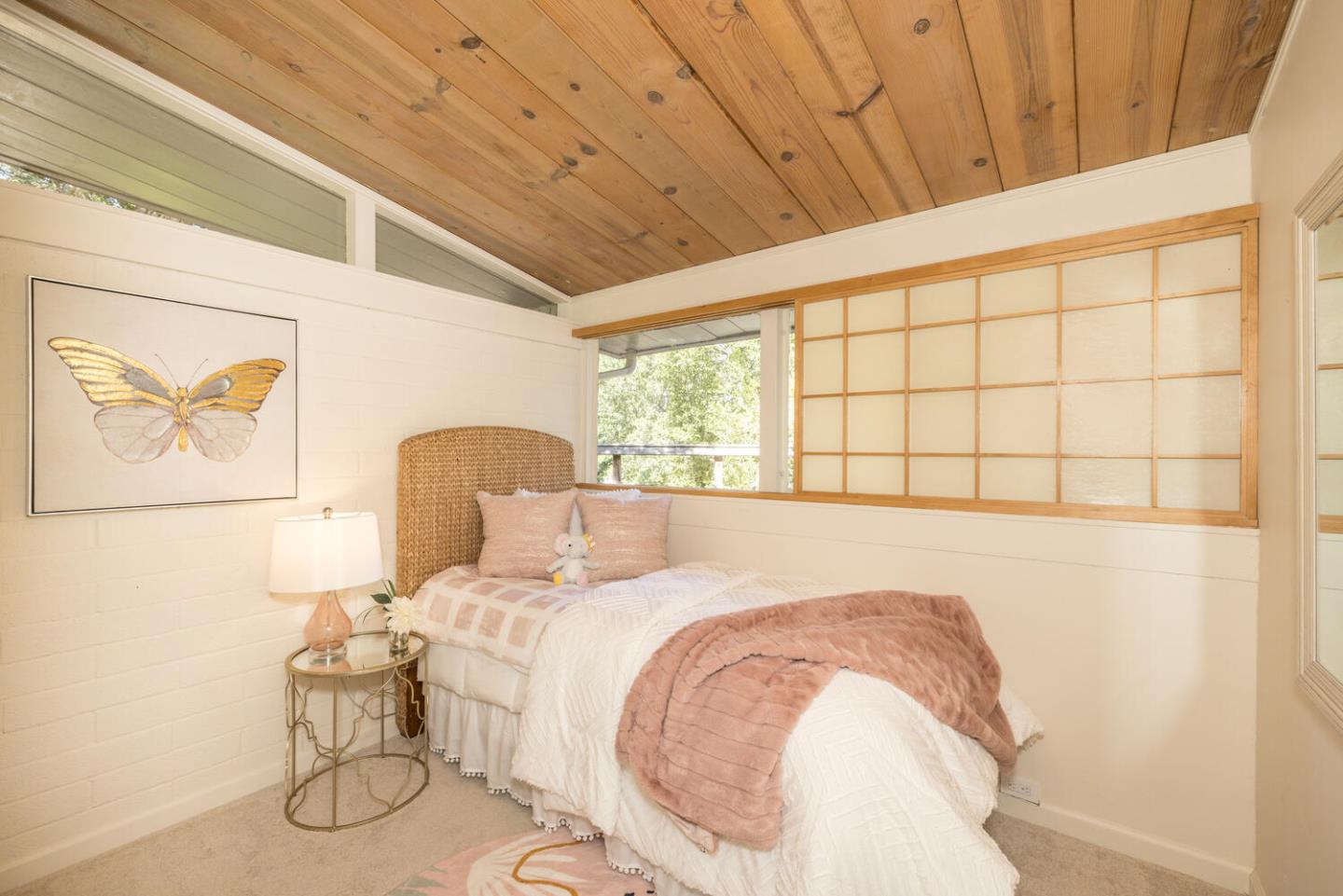 Detail Gallery Image 20 of 49 For 143 Lake Rd, Portola Valley,  CA 94028 - 3 Beds | 2 Baths