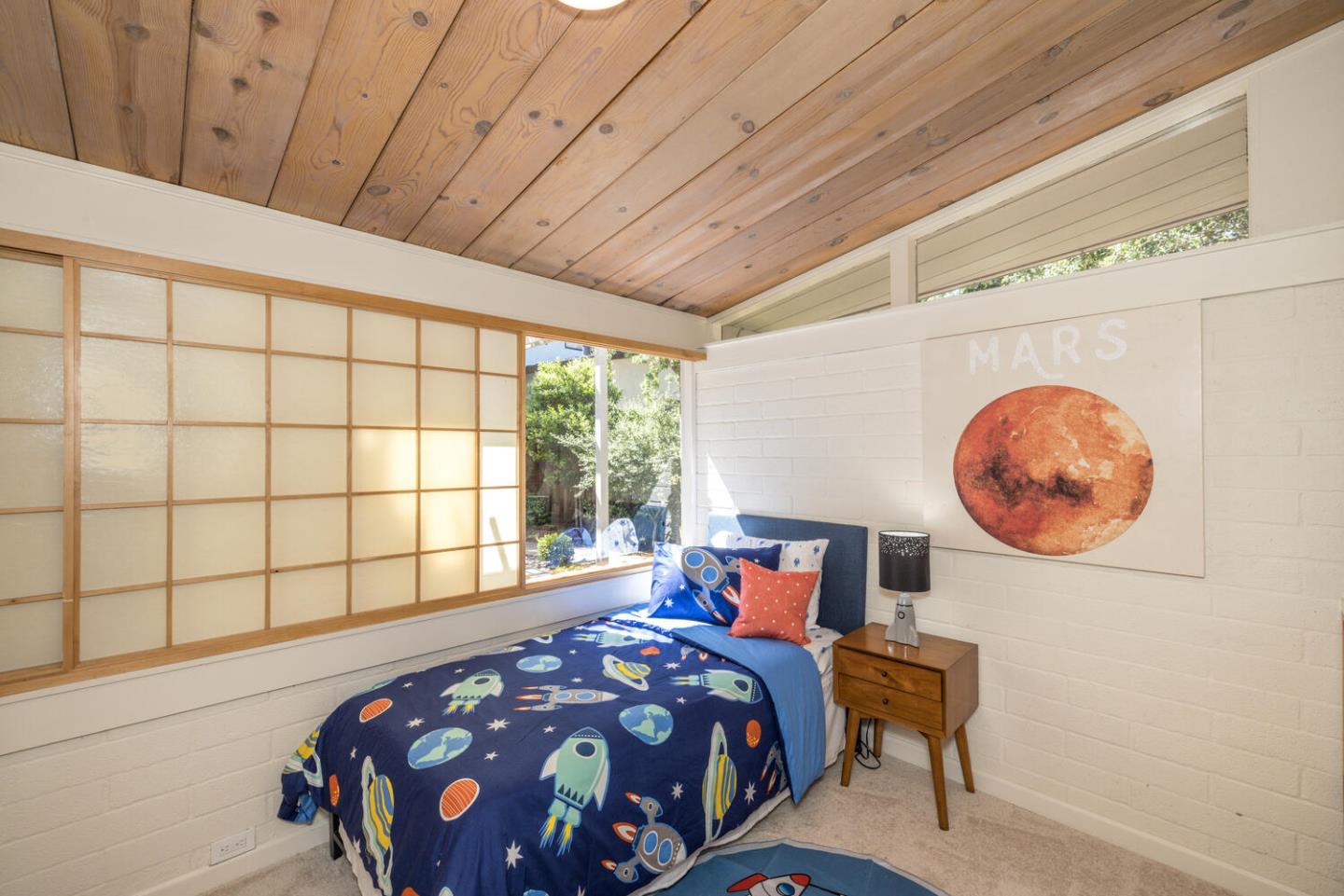 Detail Gallery Image 22 of 49 For 143 Lake Rd, Portola Valley,  CA 94028 - 3 Beds | 2 Baths