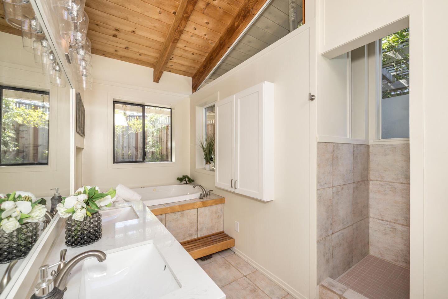 Detail Gallery Image 28 of 49 For 143 Lake Rd, Portola Valley,  CA 94028 - 3 Beds | 2 Baths