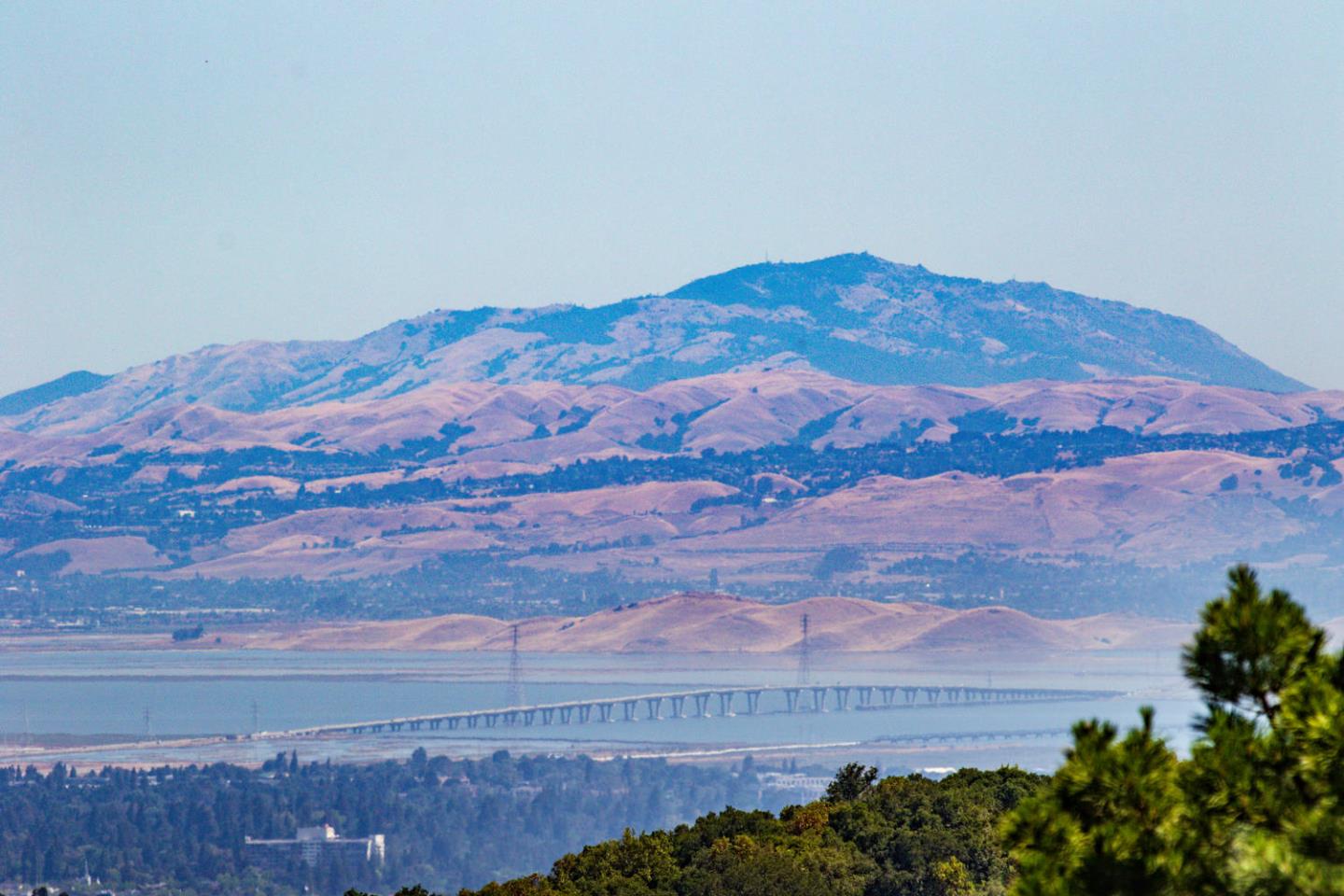 Detail Gallery Image 37 of 49 For 143 Lake Rd, Portola Valley,  CA 94028 - 3 Beds | 2 Baths