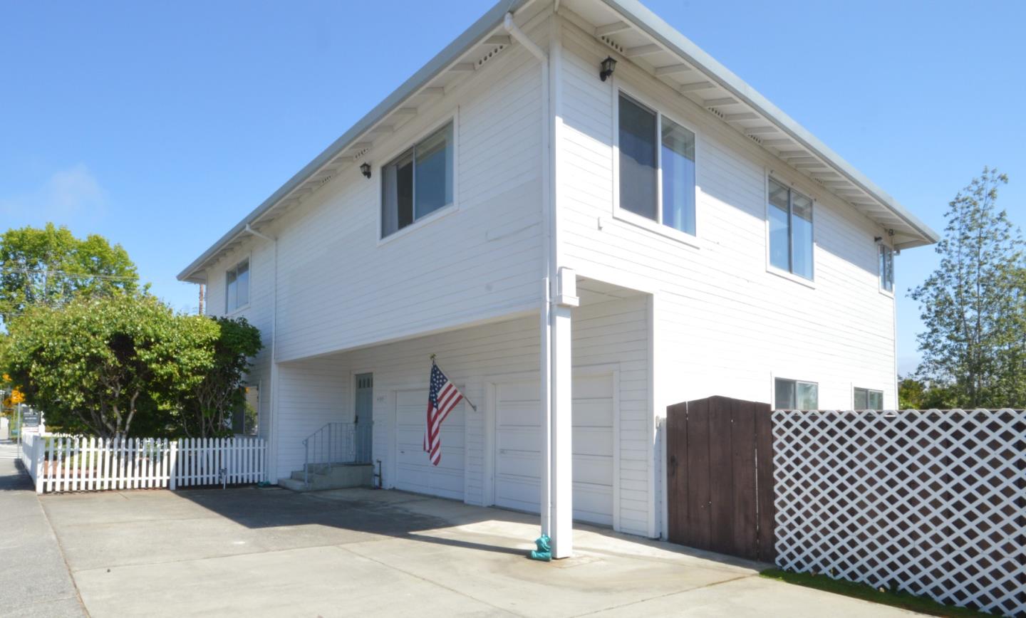 Detail Gallery Image 10 of 17 For 1975 42nd Ave, Capitola,  CA 95010 - – Beds | – Baths