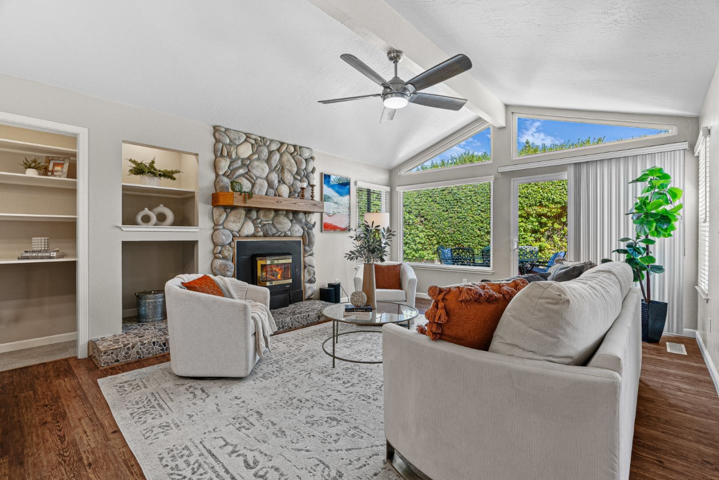 Detail Gallery Image 11 of 50 For 1550 Graham Hill Rd, Santa Cruz,  CA 95060 - 3 Beds | 2 Baths