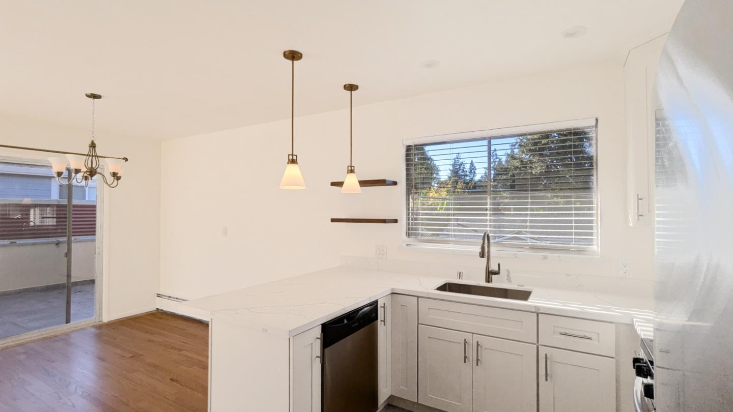 Detail Gallery Image 11 of 25 For 365 Everett Ave, Palo Alto,  CA 94301 - – Beds | – Baths