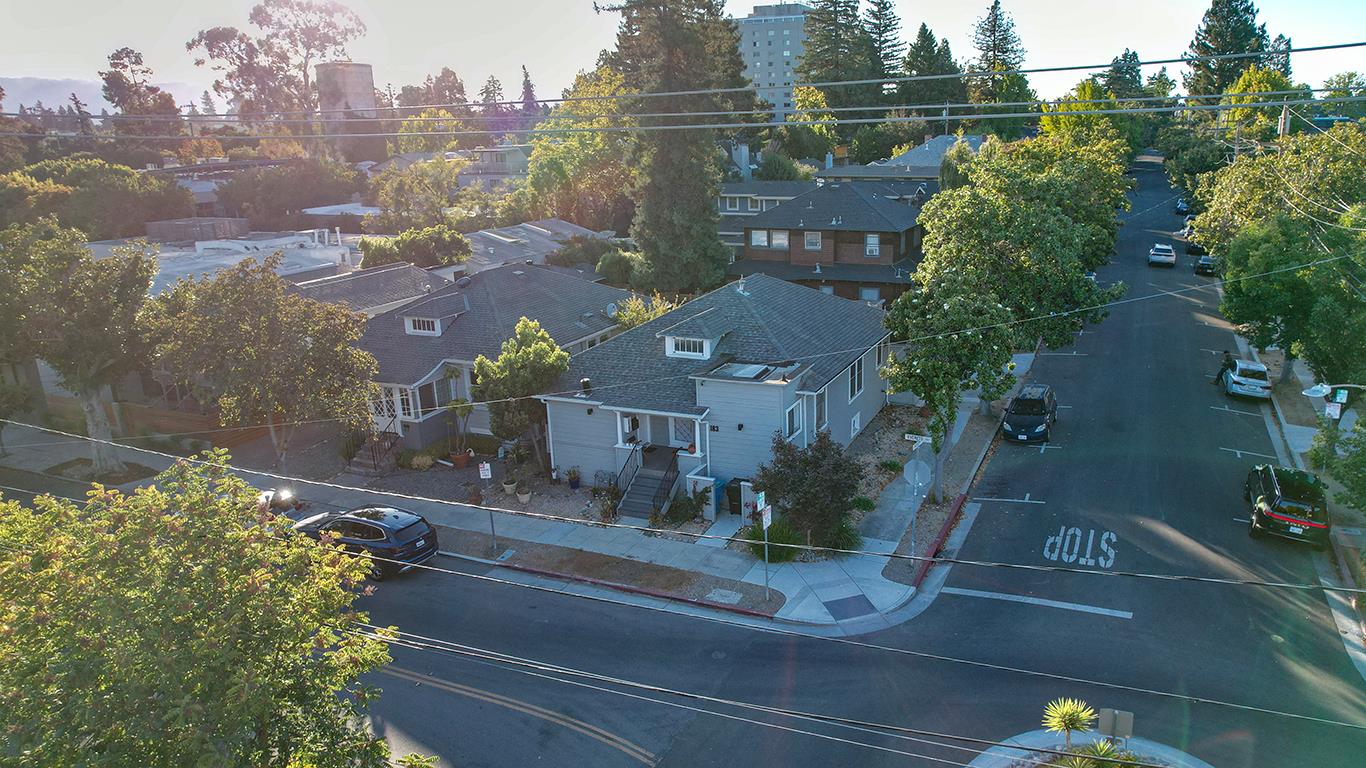 Detail Gallery Image 2 of 23 For 183 Everett Ave, Palo Alto,  CA 94301 - – Beds | – Baths