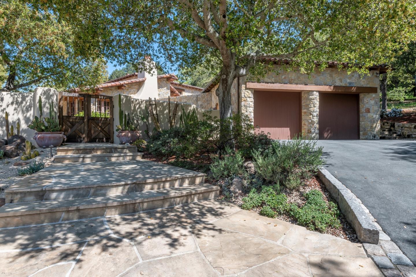 Detail Gallery Image 3 of 70 For 178 Pinon Dr, Portola Valley,  CA 94028 - 4 Beds | 4/1 Baths