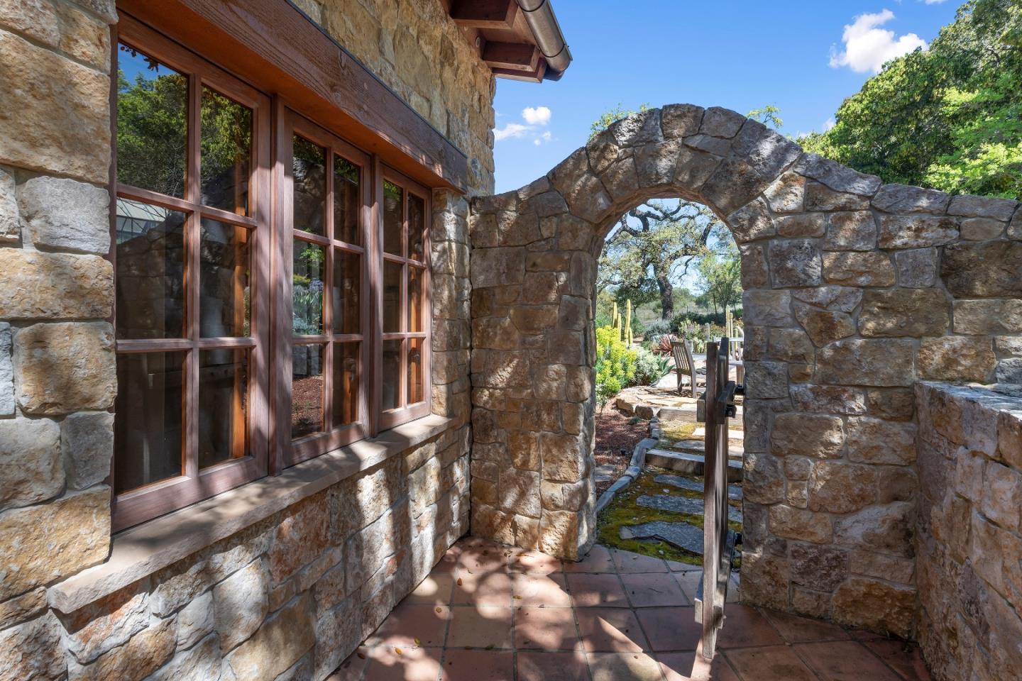 Detail Gallery Image 63 of 70 For 178 Pinon Dr, Portola Valley,  CA 94028 - 4 Beds | 4/1 Baths